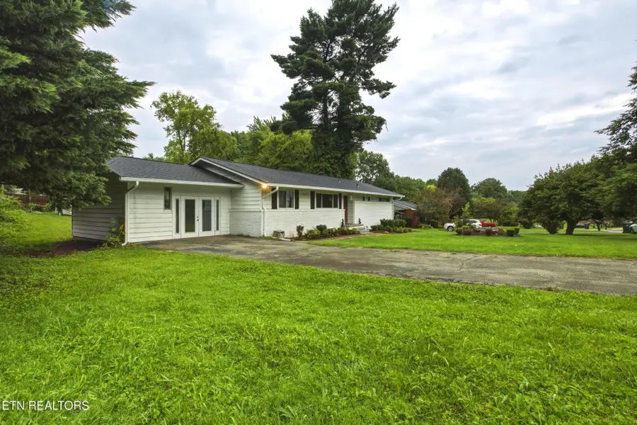 6919 Dorchester Drive, Knoxville, TN 37909 - #2