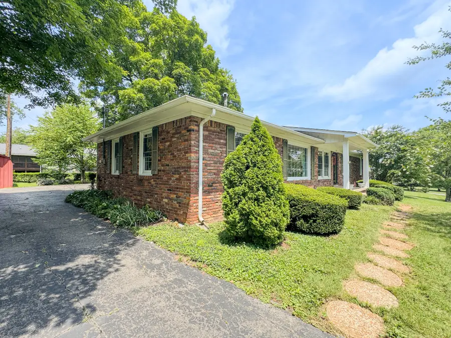 830 Royal Elm Cir, Hartsville, TN 37074 - #3