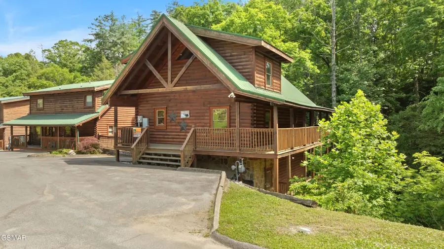 543 Blackberry Ridge Way, Pigeon Forge, TN 37863 - #2