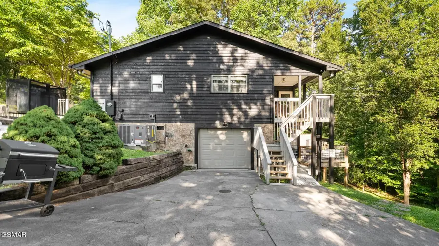 1635 S Mountain View Road, Sevierville, TN 37876 - #3