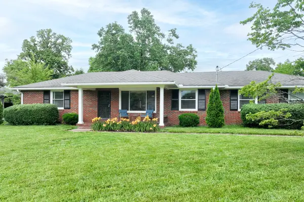 2922 Fernbrook Ln, Nashville, TN 37214