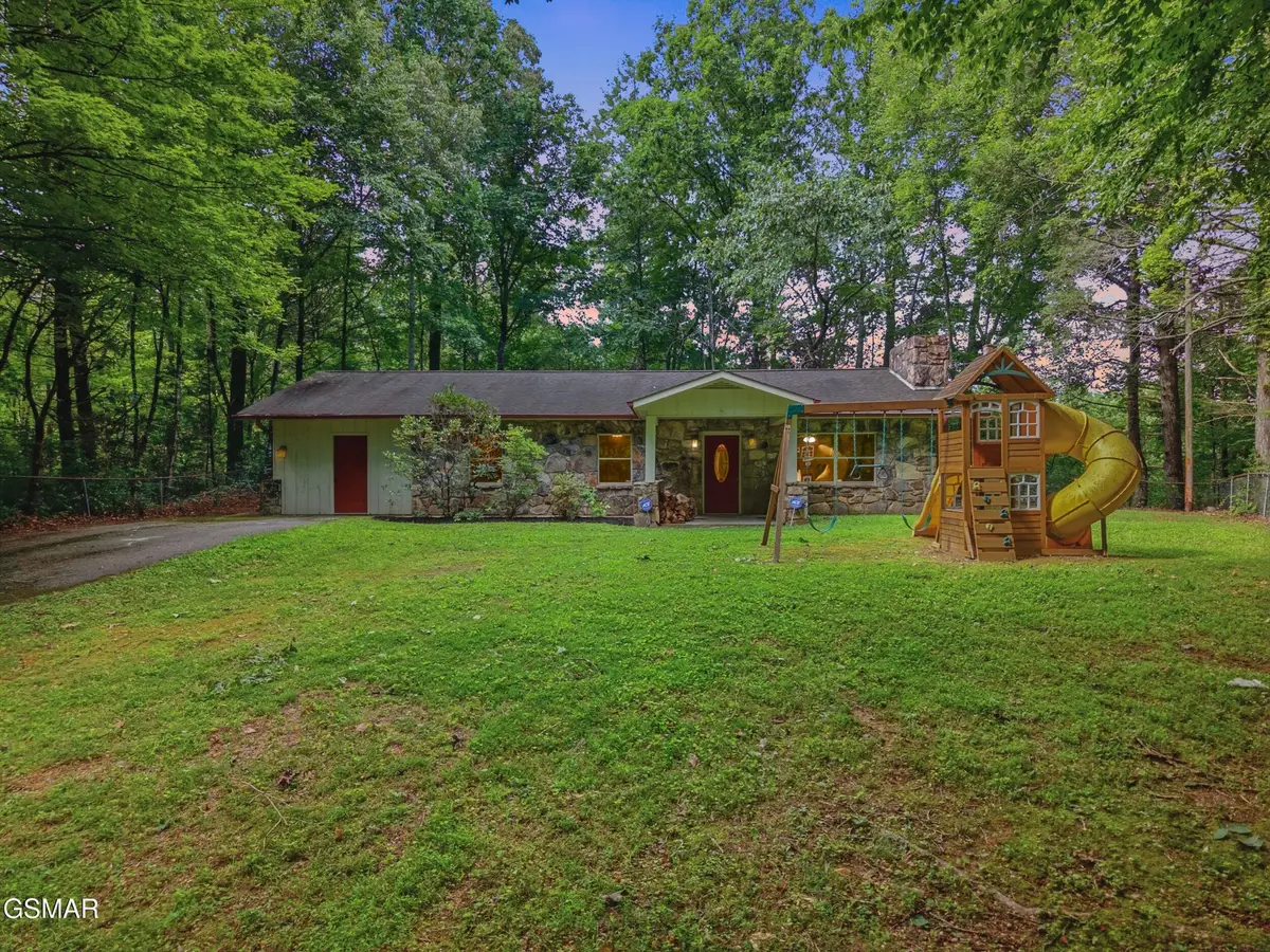 220 Seaton Drive, Gatlinburg, TN 37738 - #1