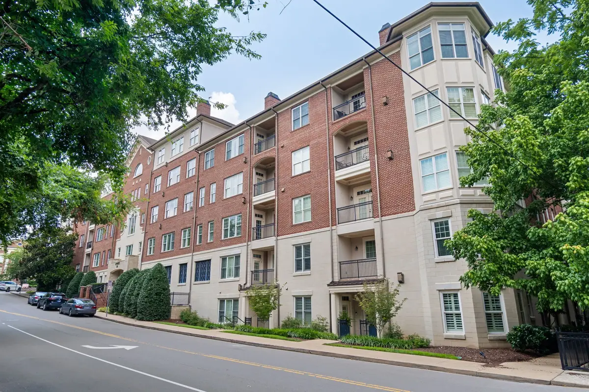 4116 Ridgefield Dr, Nashville, TN 37205 - #1