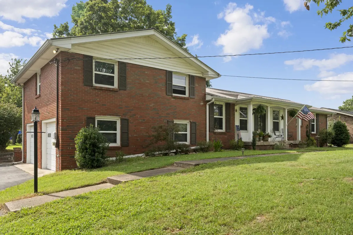 131 Rebecca Dr, Hendersonville, TN 37075 - #1