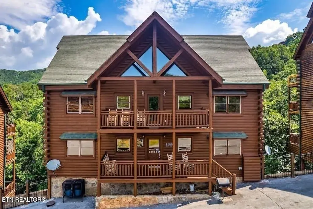 1056 Black Bear Cub Way, Sevierville, TN 37862 - #1