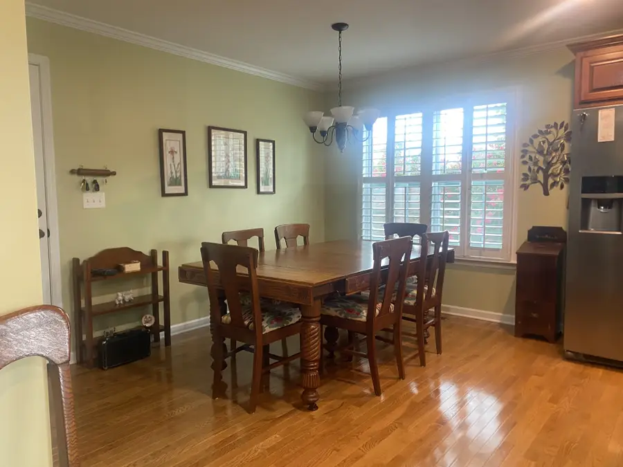 208 Arrowhead Dr, McMinnville, TN 37110 - #2