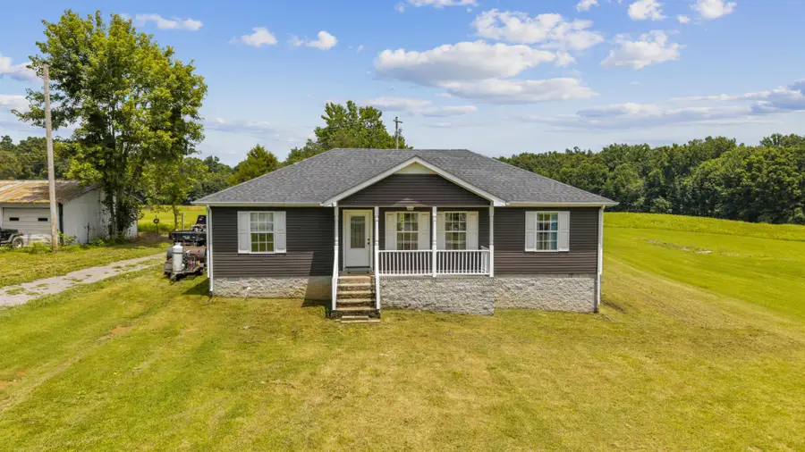 890 Akersville Rd, Lafayette, TN 37083 - #2