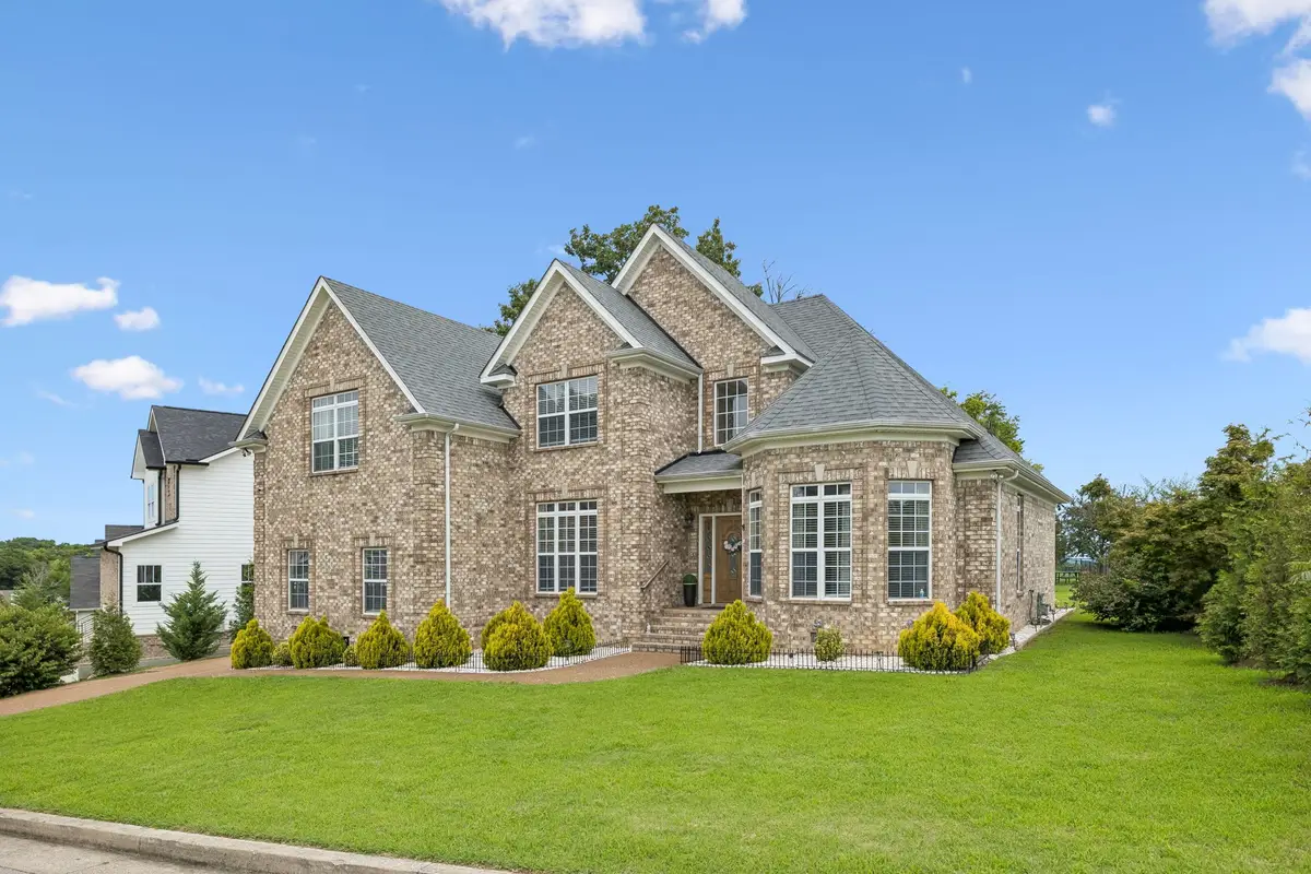 604 Summerbreeze Ln, Antioch, TN 37013 - #1