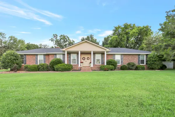 4025 Lake Pkwy, Hermitage, TN 37076