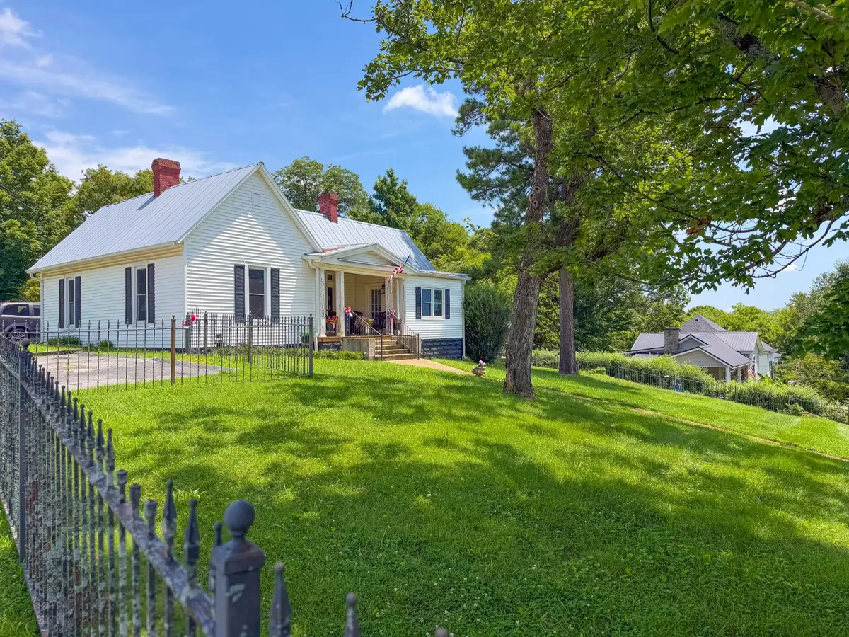612 W Jefferson St, Pulaski, TN 38478 - #1