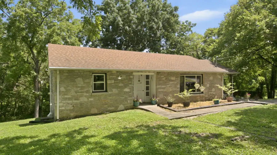 215 Wallace Dr, Fayetteville, TN 37334 - #3
