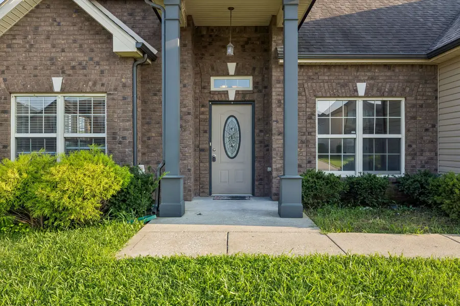 1004 Thrasher Dr, Clarksville, TN 37040 - #2