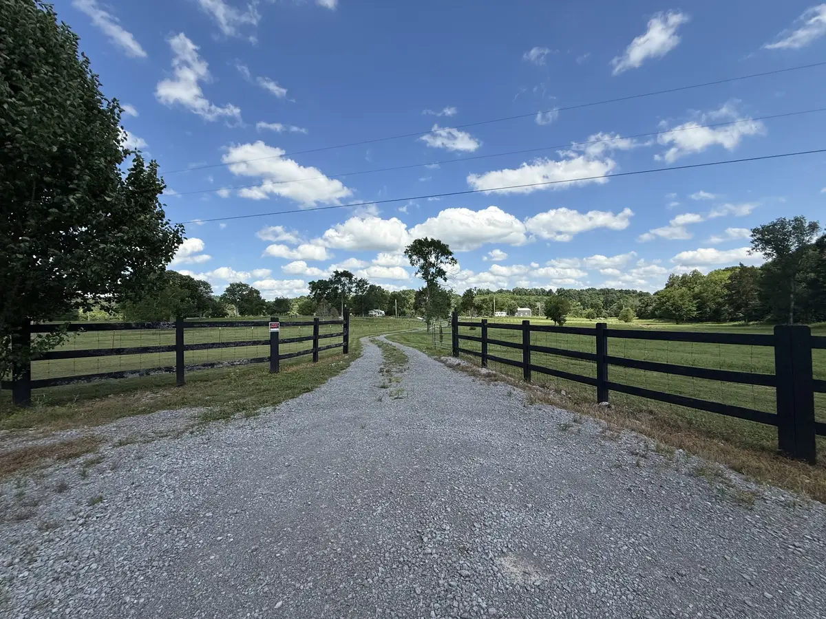 750 Railroad Rd, Wartrace, TN 37183 - #1