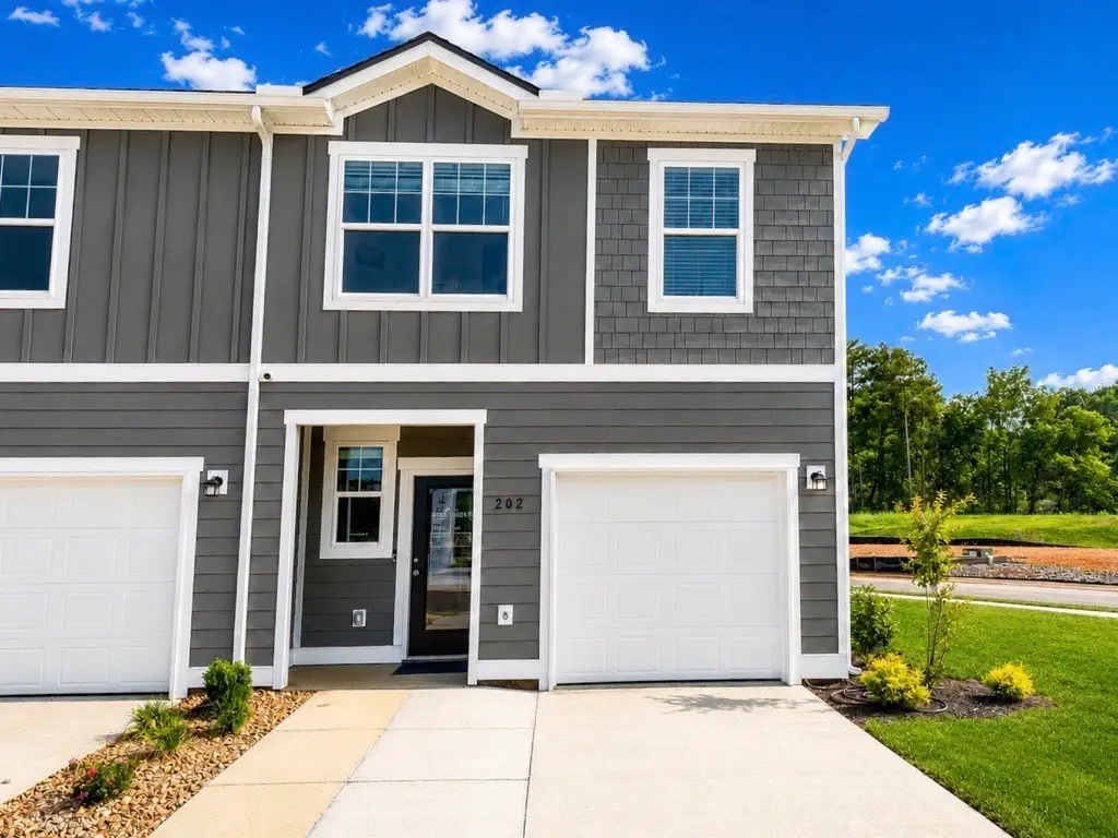 216 Darlington Dr, Dickson, TN 37055 - #1