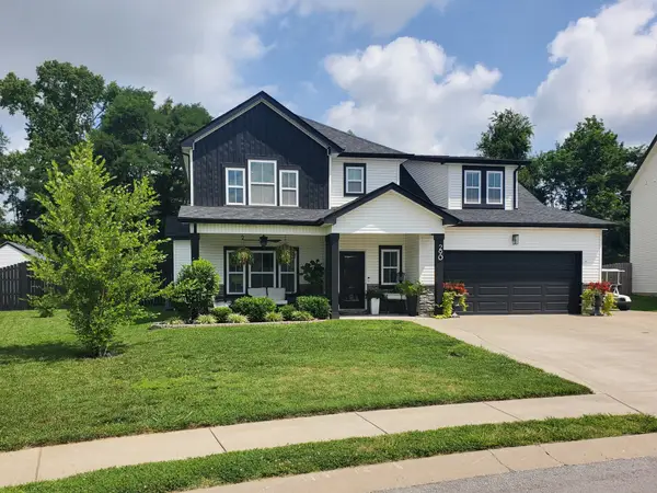 290 Crusaw Dr, Clarksville, TN 37043