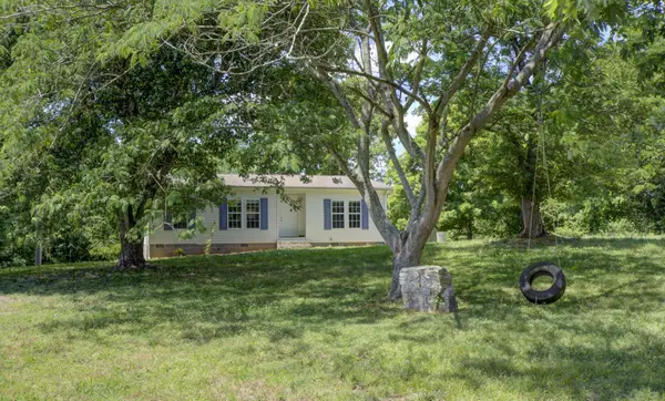 4630 York Landing Rd, Woodlawn, TN 37191