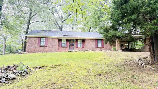 2753 E Skyline Cir, Memphis, TN 38127