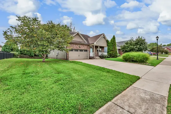 2228 Fairfax Dr, Clarksville, TN 37043