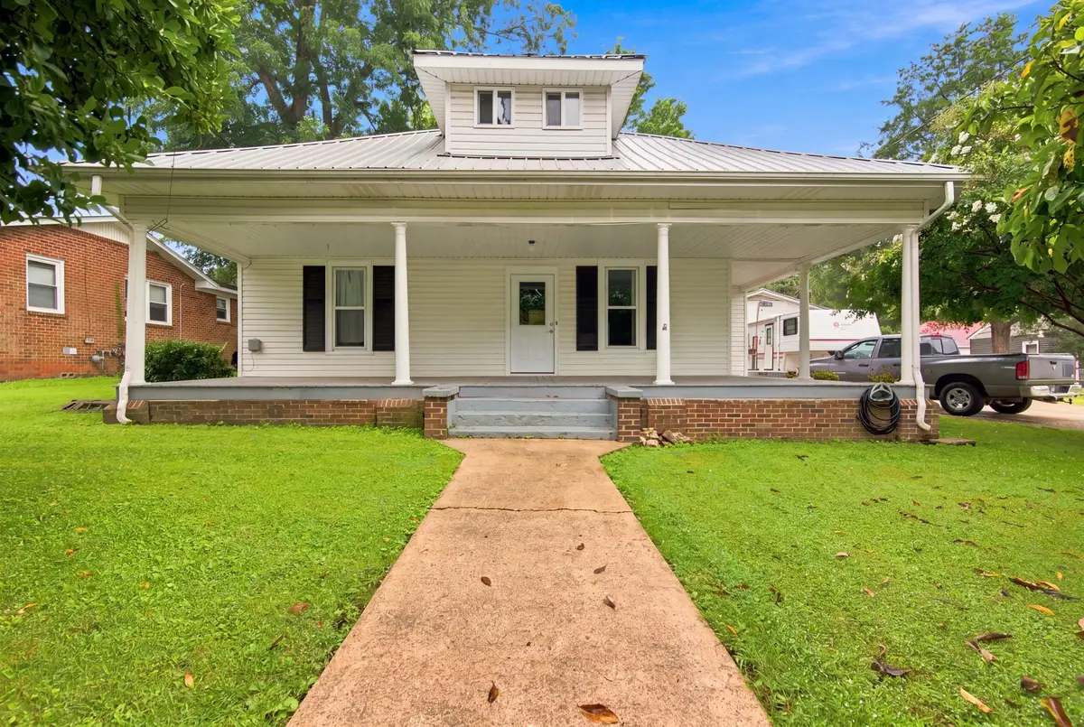 404 S Jefferson St, Winchester, TN 37398 - #1