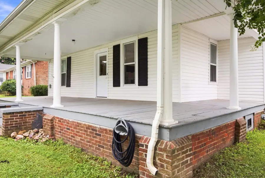 404 S Jefferson St, Winchester, TN 37398 - #2