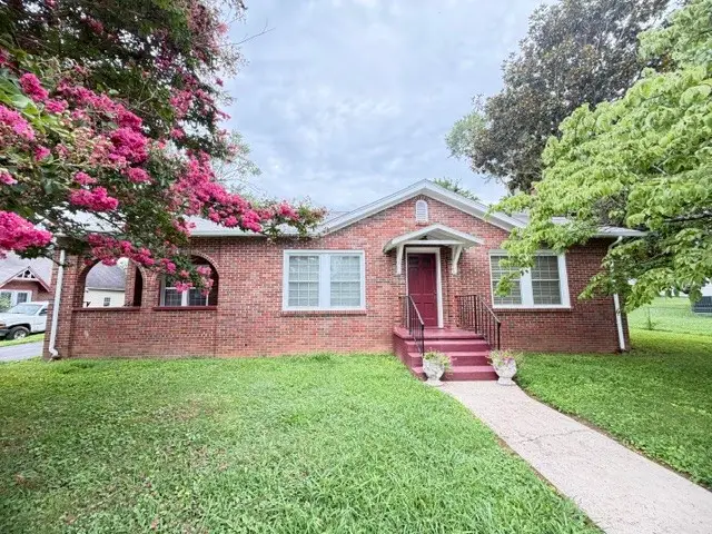 203 Bennett St, Decherd, TN 37324 - #1