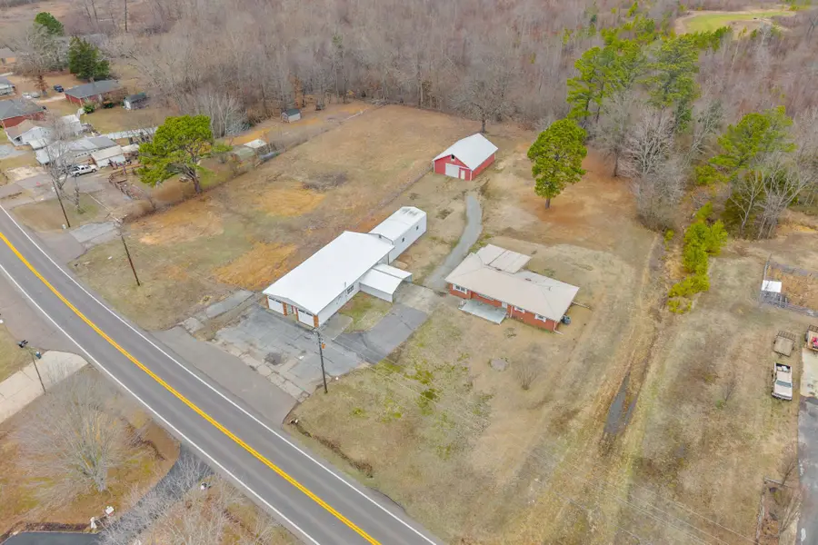 821 Memorial Dr, Paris, TN 38242 - #2