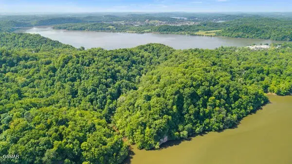 2050 Jones Bend Road, Louisville, TN 37777