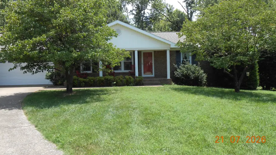 302 Springmont Dr, Hopkinsville, KY 42240 - #2