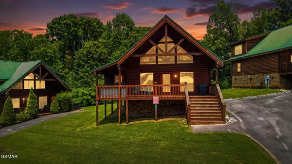 605 Cherry Blossom Way, Pigeon Forge, TN 37863