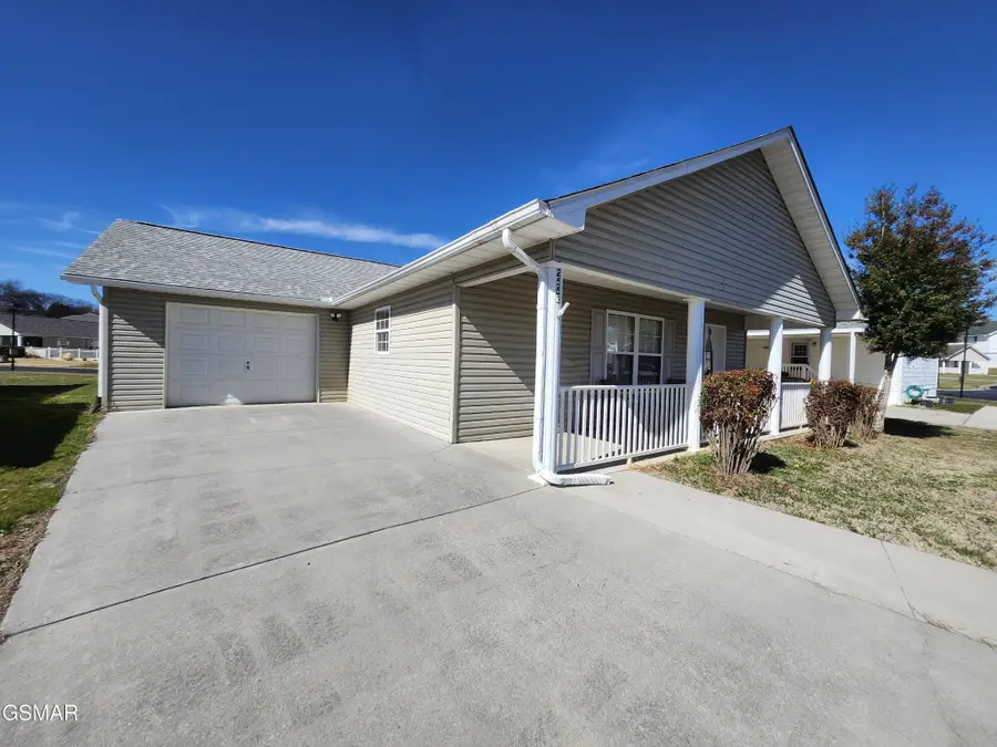 2553 Bay Meadows Way, Sevierville, TN 37876 - #2
