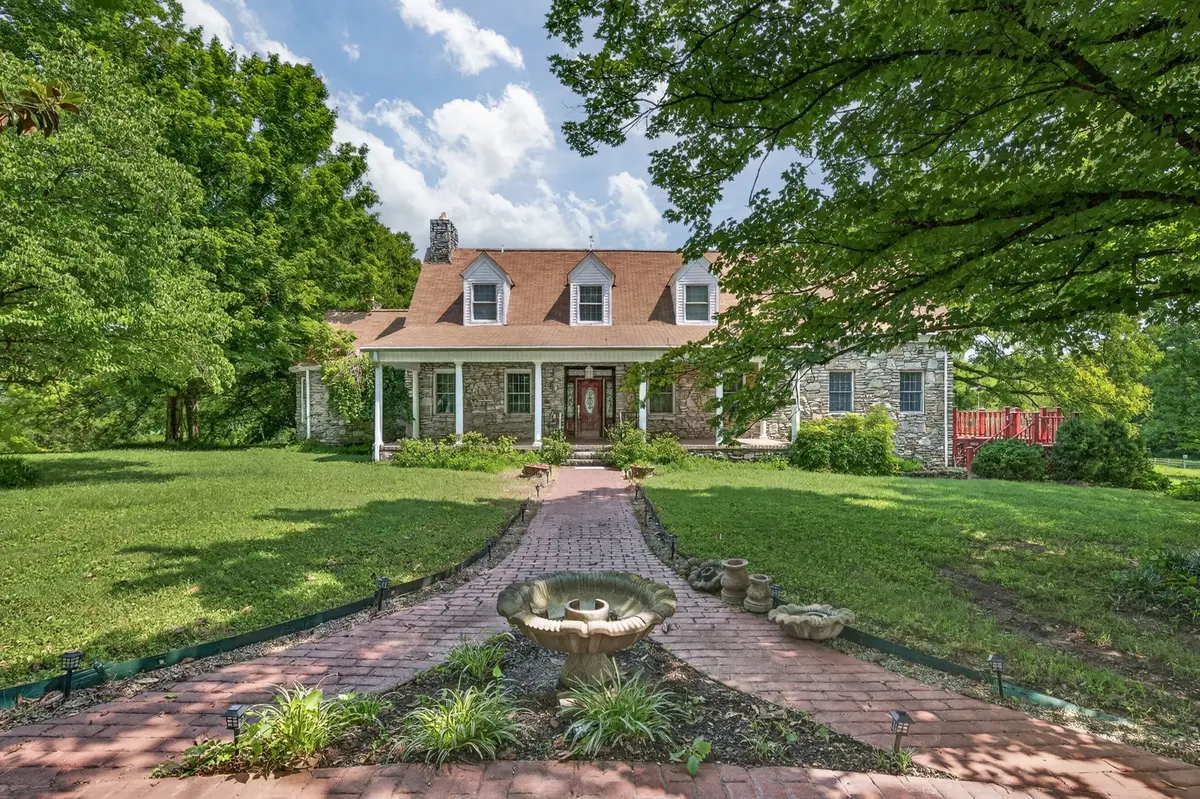 135 Clayton Ln, Fayetteville, TN 37334 - #1