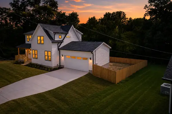 927 Currey Rd, Nashville, TN 37217