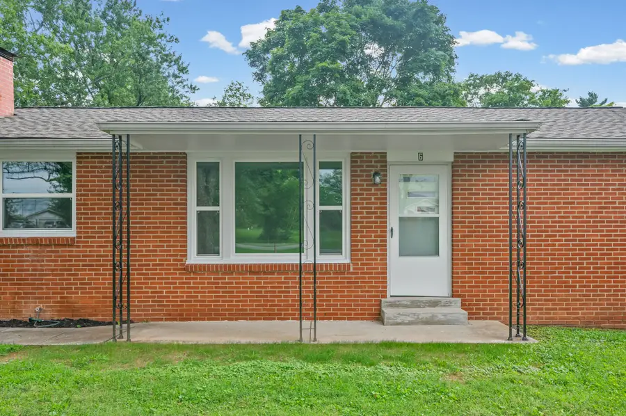 6 Sevier St, Clarksville, TN 37042 - #3