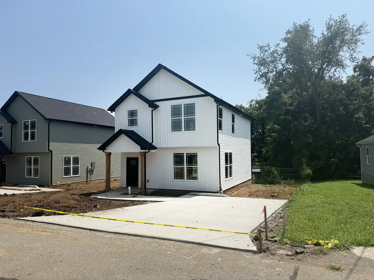 208 15th Ave W, Springfield, TN 37172 - #1