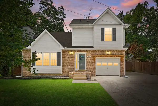 996 Roedeer Dr, Clarksville, TN 37042