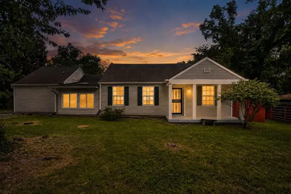 4913 Log Cabin Rd, Nashville, TN 37216