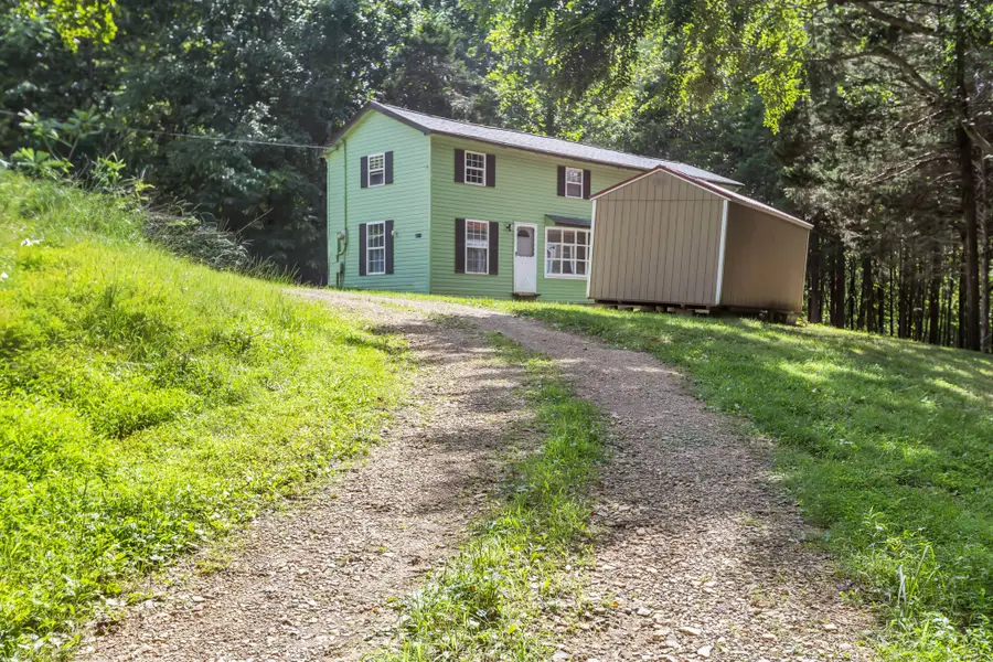 6112 King Robert Ln, Westmoreland, TN 37186 - #2