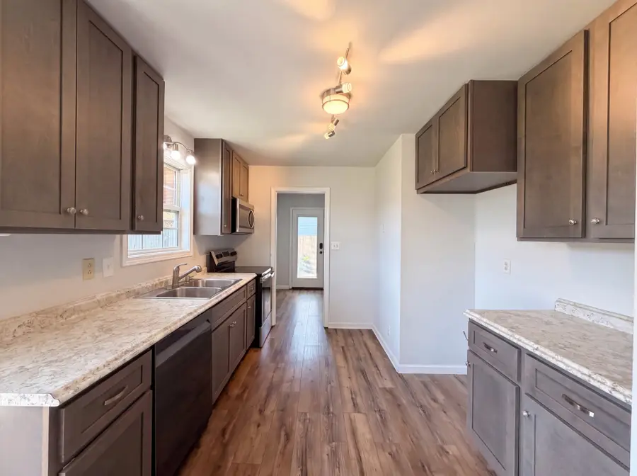 1046 Mile High Dr, Clarksville, TN 37042 - #2
