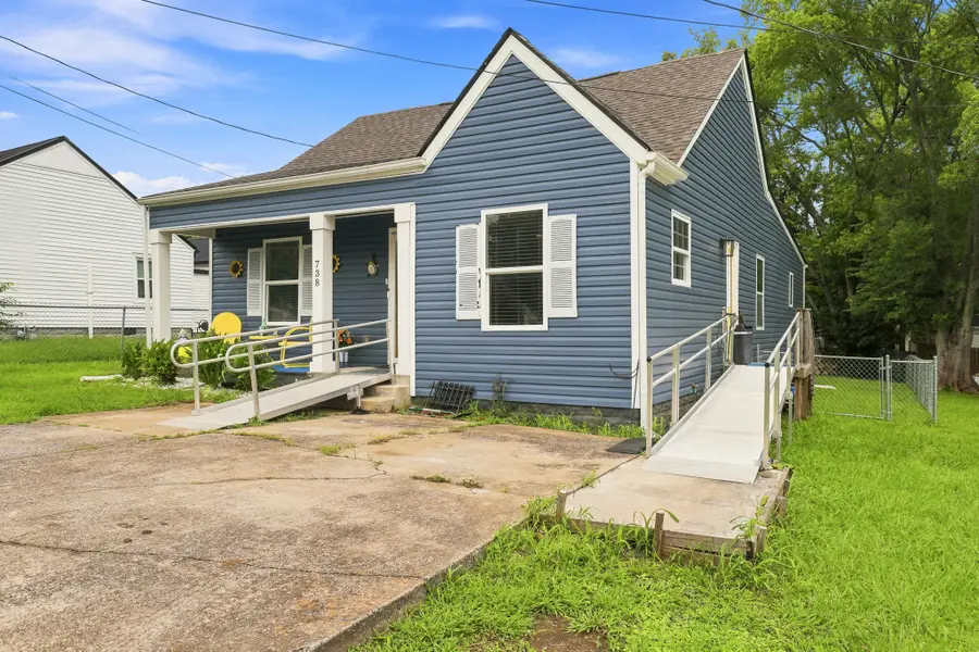 738 Belfast St, Lewisburg, TN 37091 - #2