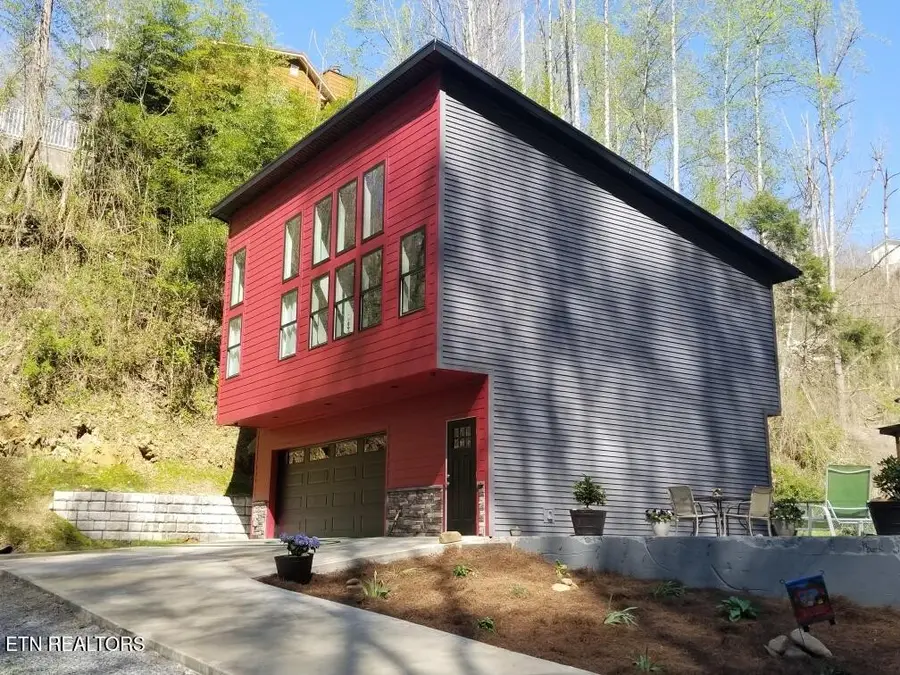 667 Turkey Nest Rd, Gatlinburg, TN 37738 - #2