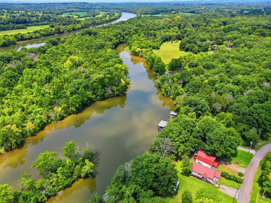 100 Breeze Inn Rd, Castalian Springs, TN 37031 - #2
