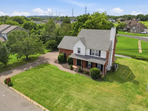 302 Twelve Oaks Ln, Lebanon, TN 37087