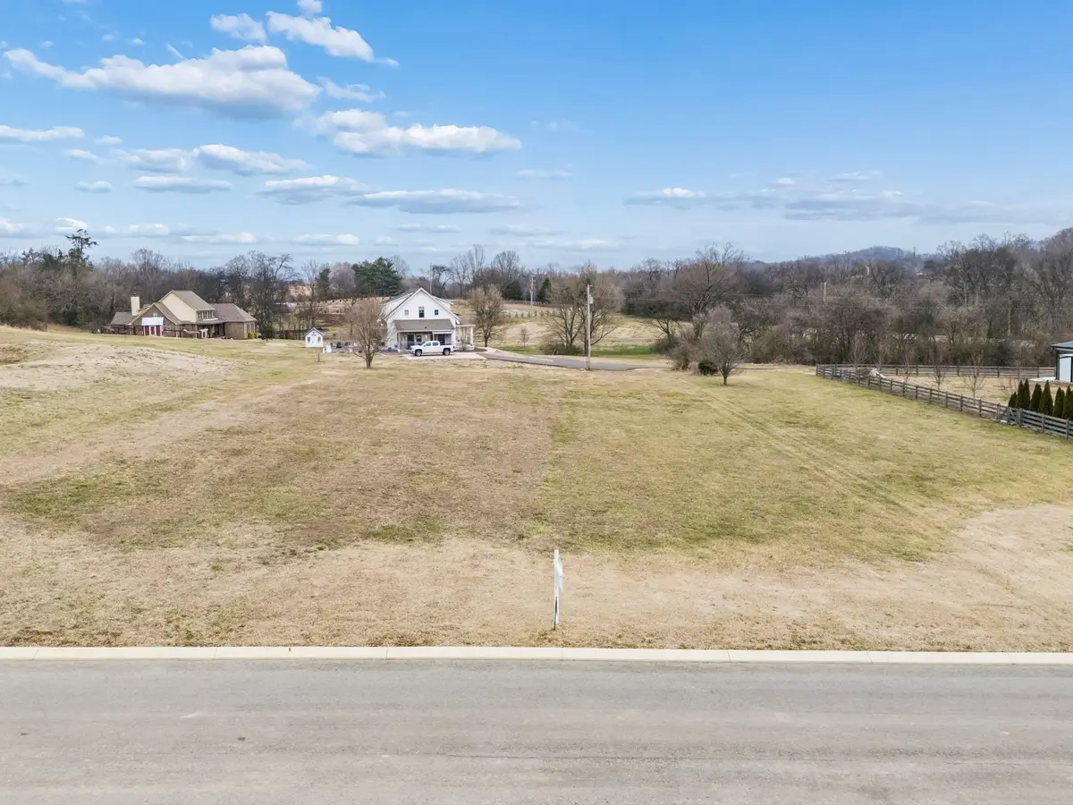 102 Heirloom Ln, Columbia, TN 38401 - #1