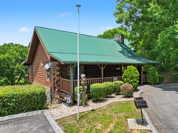 1629 Little Cabin Loop, Pigeon Forge, TN 37862