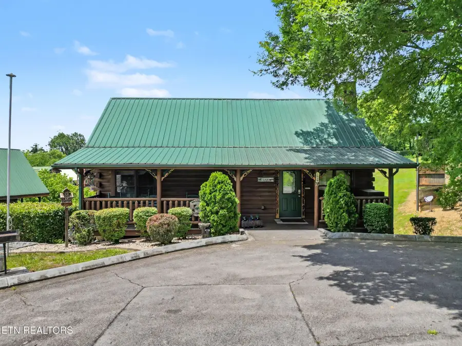 1629 Little Cabin Loop, Pigeon Forge, TN 37862 - #3