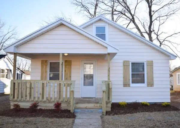 413 5th St, Lawrenceburg, TN 38464 - #1