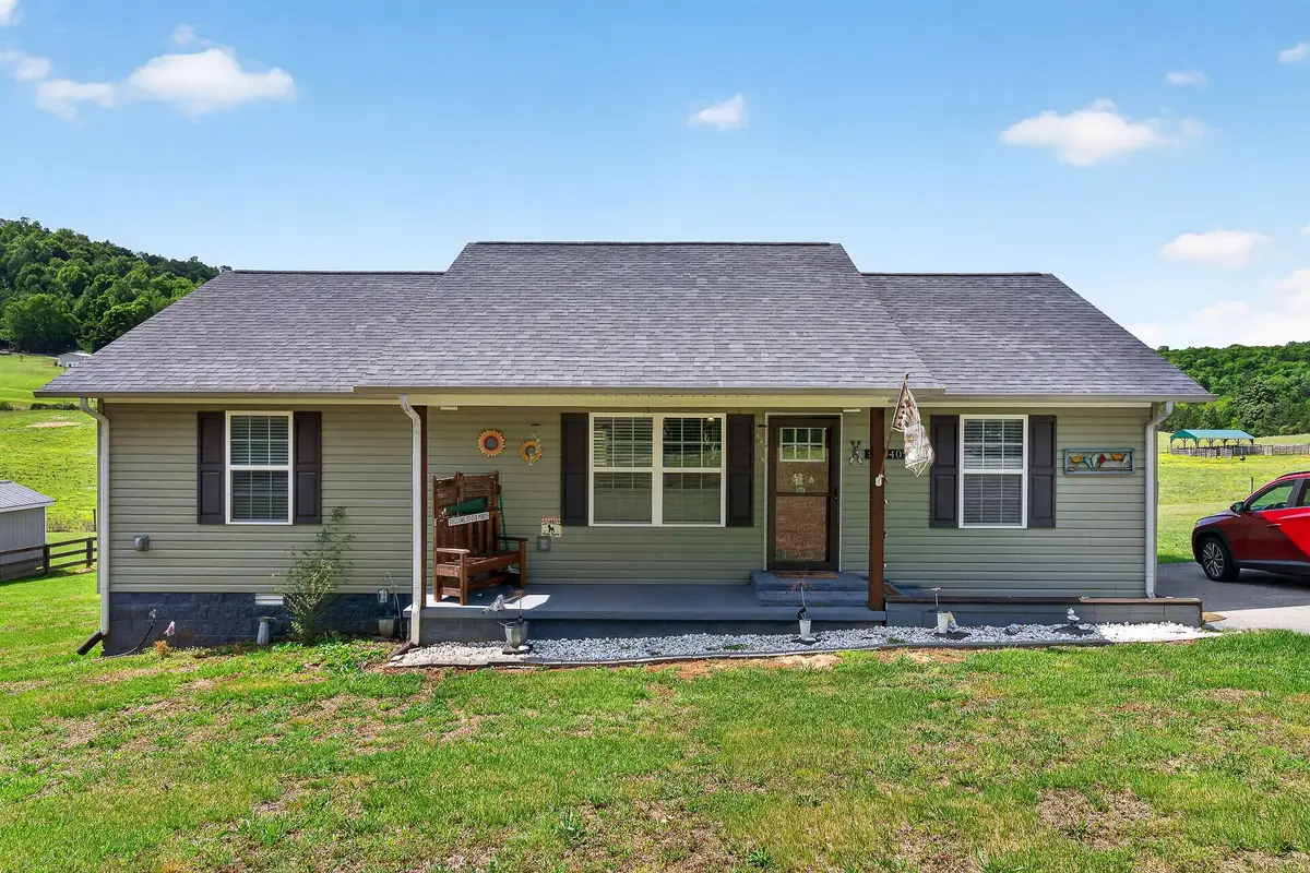 2040 Walker Cove Rd, Sparta, TN 38583 - #1