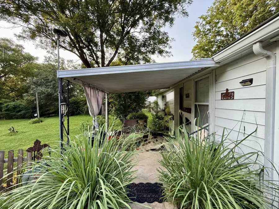 325 Spring St, Wartrace, TN 37183 - #3