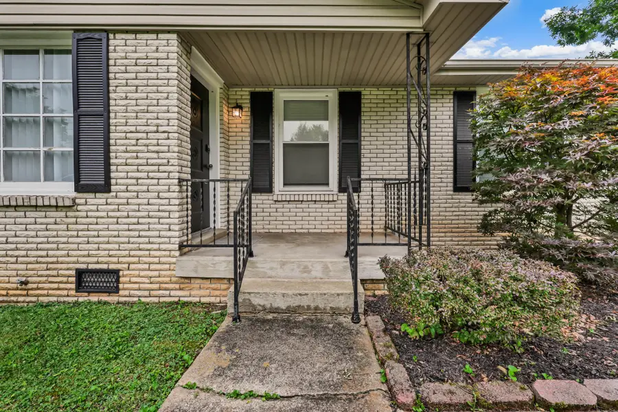 573 Chesterfield Dr, Clarksville, TN 37043 - #2