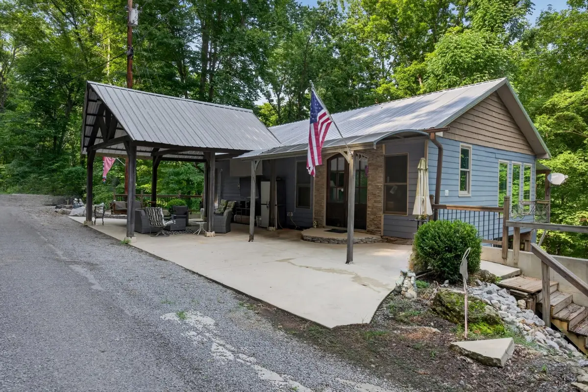 1025 Lakeside Dr, Smithville, TN 37166 - #1